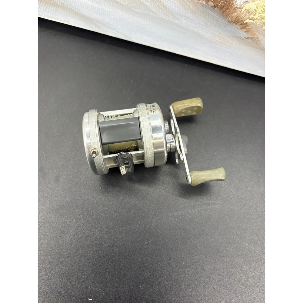 Nitelites Fishn Reel KABC 4000 Baitcasting Fishing Reel Silver 5.3:1 Gear Ratio